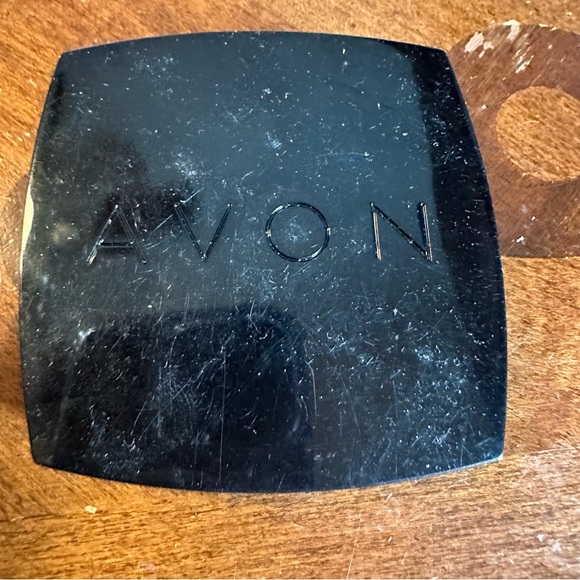 Avon Pressed Powder Dark - Picture 3 of 4